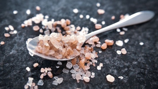 Himalaya, Meer, Stein, Schwarz – welches Salz sollte man jeden Tag verwenden?