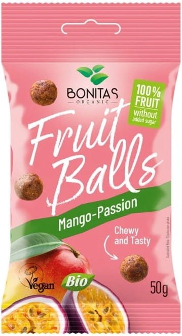 Bio Fruchtkugeln mit Mango und Passionsfrucht von BONITAS, close-up der bunten, fruchtigen Süßigkeiten in 50 g Verpackung