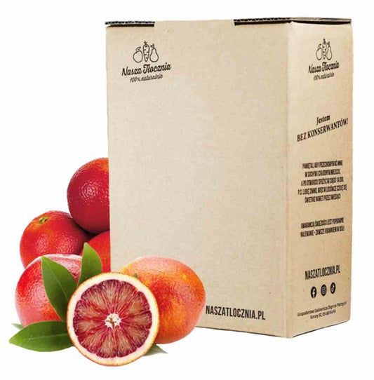 Frischer roter Orangensaft in 5-Liter-Behälter von Nasza Tłocznia, ideal für gesunden Fruchtgenuss, mit lebhafter orangener Farbe.