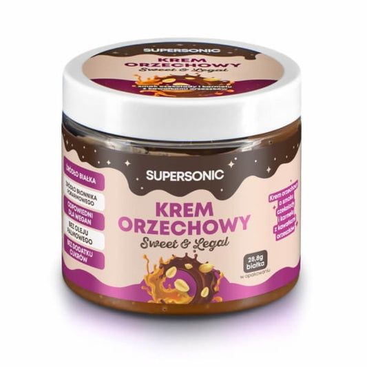 Creme aus Erdnuss, Schokolade und Karamell in 160 g Packung, Helcom Supersonic Erdnusscreme auf einem Teller.