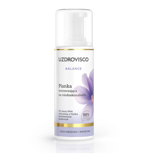 Reinigungsschaum für unreine Haut von UZDROVISCO, 150 ml, cremige Textur in Pumpspender, ideal für die Gesichtsreinigung.