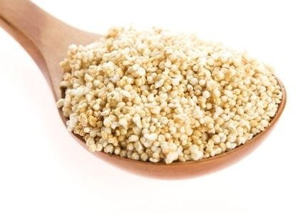 Bio expandierter Amaranth von BIO PLANET, 15 kg, rohstoff, getrocknete Amarantkörner in einem Eimer.