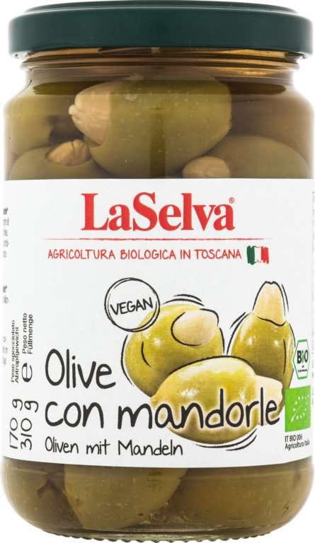 Bunte grüne Oliven mit Mandeln in Bio-Qualität, LASELVA, 310 g, in einer offenen Schale auf einem Holztisch.