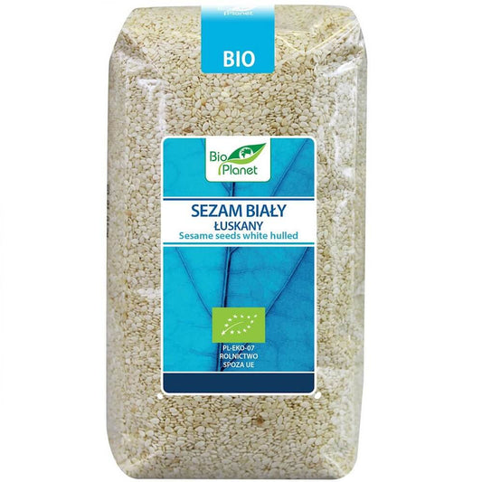 Geschälter weißer Bio-Sesam von BIO PLANET in 500 g Packung, Nahaufnahme der Sesamsamen.