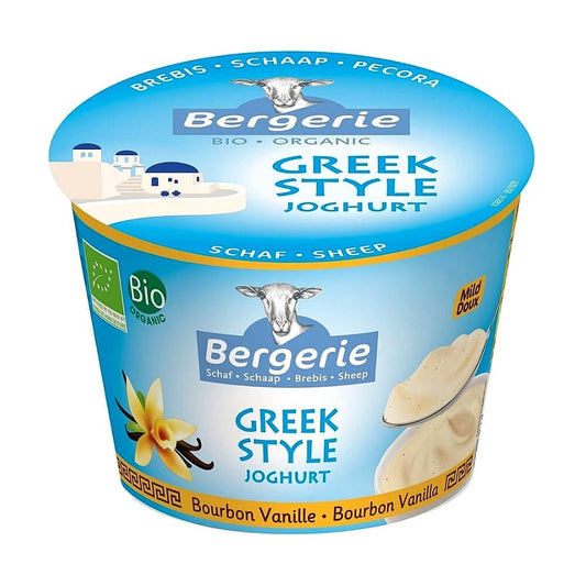 Griechischer Vanille-Schafjoghurt BIO von BERGERIE in 250 g Becher, cremig und mit Vanillegeschmack, auf weißem Hintergrund.