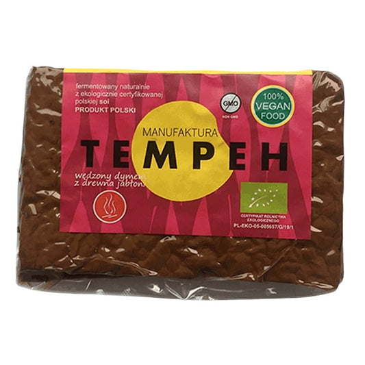 Geräuchertes Bio-Tempeh von MANUFAKTURA TEMPEH, 200 g, mit rauchigem Aroma und natürlicher Textur, auf weißem Hintergrund