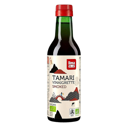 Bio geräucherte Tamari-Vinaigrette von LIMA in 250 ml Flasche, dunkle Sojasauce mit rauchigem Geschmack, auf weißem Hintergrund