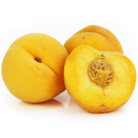 Frische, saftige Bio-Aprikosen vom BIO PLANET, polnische Früchte, circa 0,5 kg, auf einem Holztisch liegend.