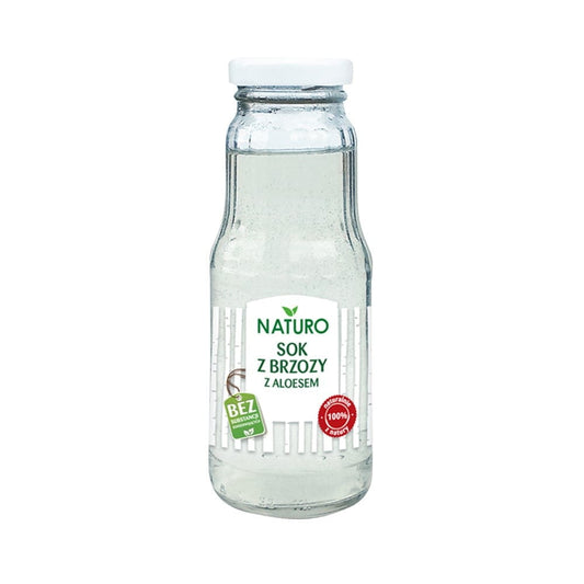 Flasche mit 300 ml Birkensaft mit Aloe von NATURO, transparent mit grüner Etikett, zeigt die naturbelassene Flüssigkeit.