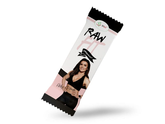 VIVIO ANKA DZIEDZIC Erdbeer Raw Fit Riegel 30g, natürliche Erdbeer-Snack mit Nüssen und Trockenfrüchten, in Verpackung.