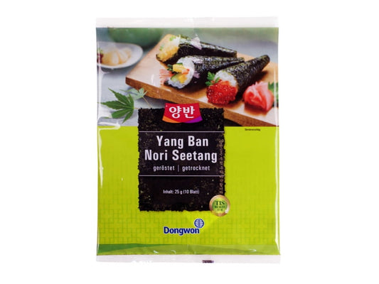 Geröstete Meeresalgen von Dongwon für Sushi, 25g, knusprige Algenblätter auf weißem Hintergrund