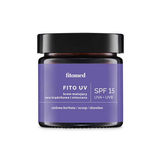 FITO UV-Mattierungscreme SPF15 von FITOMED, 50 ml, für Akne und Mischhaut, cremige Textur, auf Gesicht aufgetragen