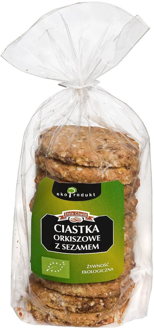 Dinkelplätzchen mit Sesam BIO von EKOPRODUKT, frisch gebackene Kekse mit Sesam auf einem Teller.